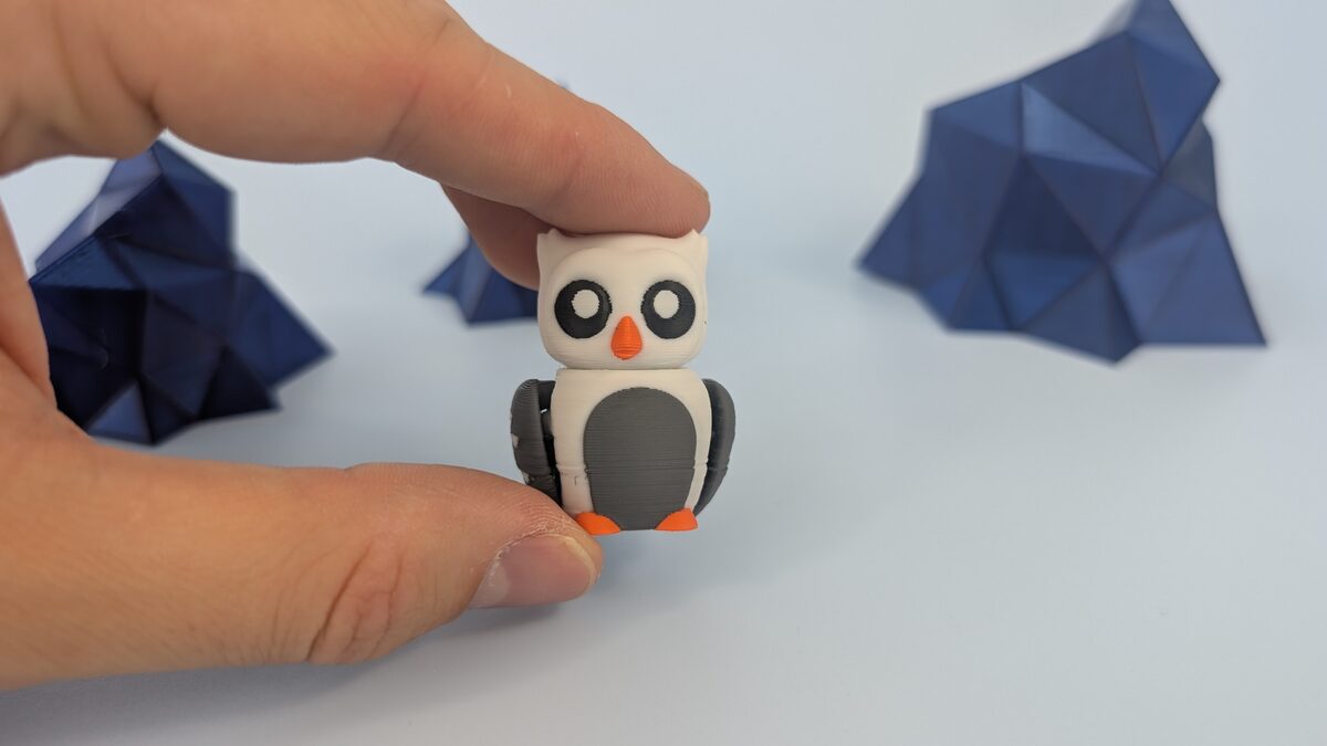 Articulated Snow Owl in Hand